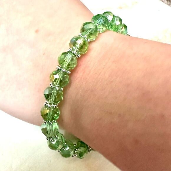 Green crystal stretchy bracelet - Picture 7 of 7